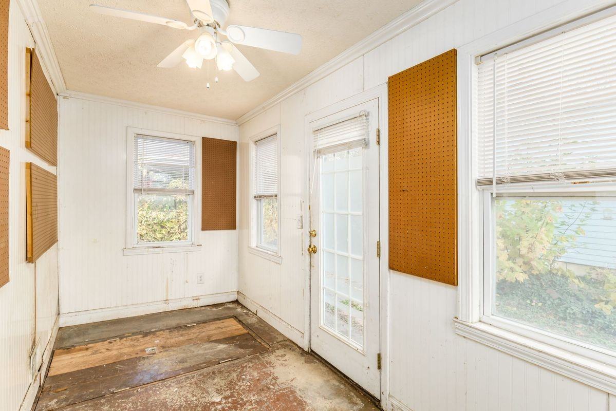 2402 East Avenue - Photo 6 of 33