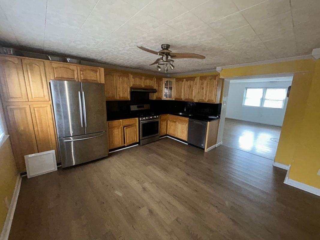 4655 Benson Street - Photo 4 of 20