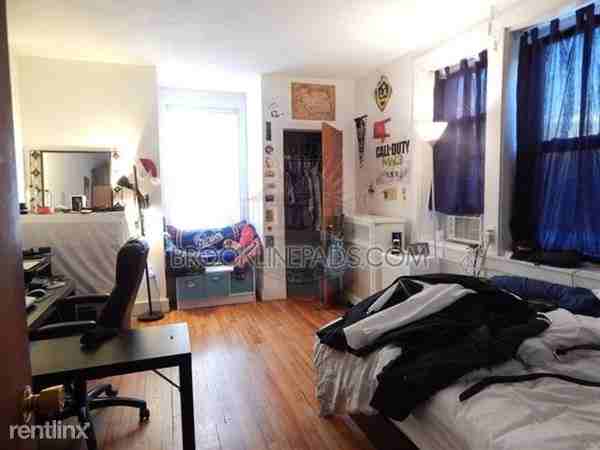 Egmont St - Photo 3 of 5