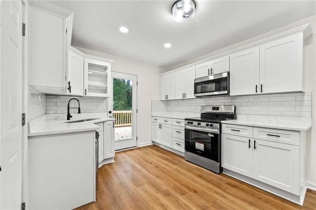 1869 Joseph Court - Photo 3 of 6