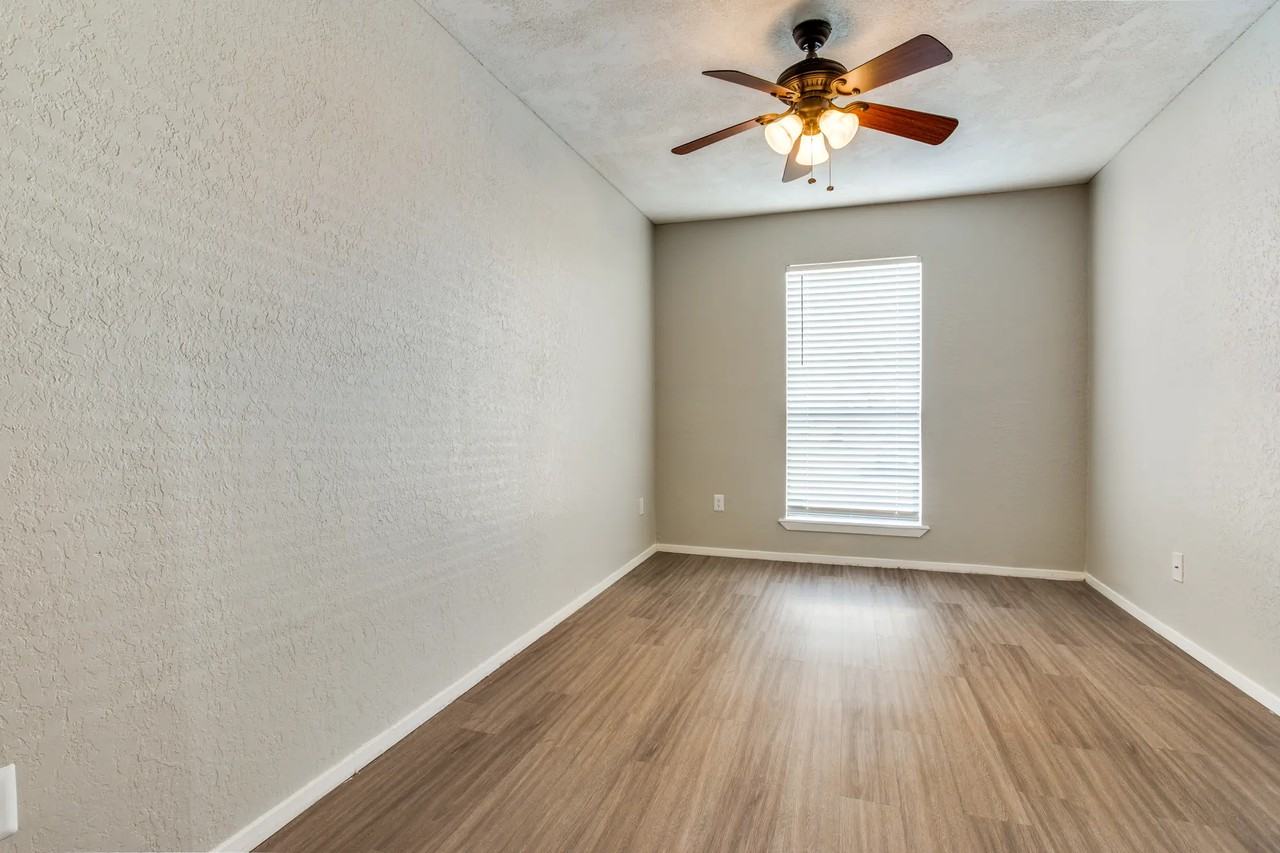 Aspen Place - Photo 2 of 6