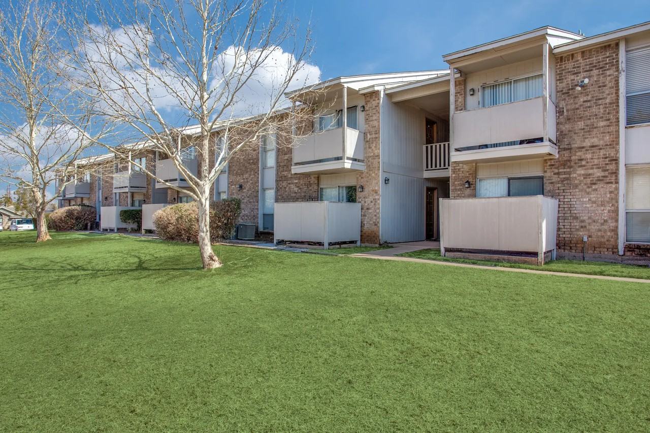 Aspen Place - Photo 3 of 6