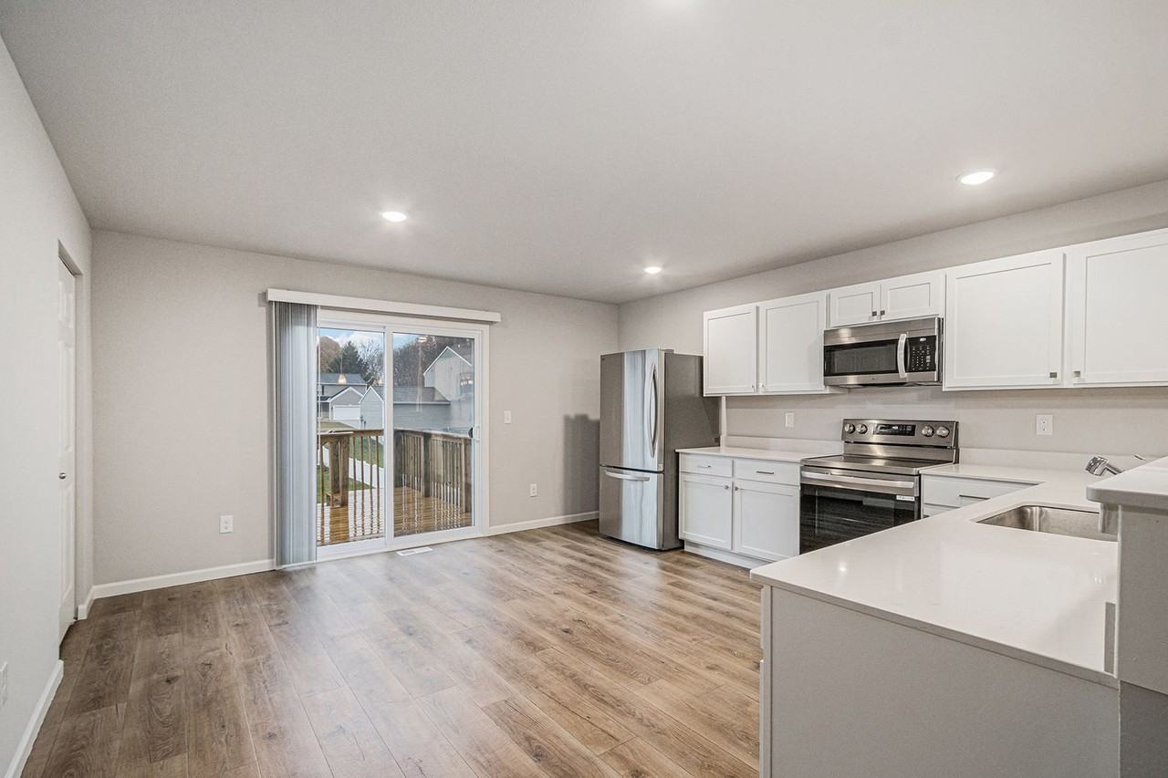 2328 Shadycroft Dr - Photo 2 of 26