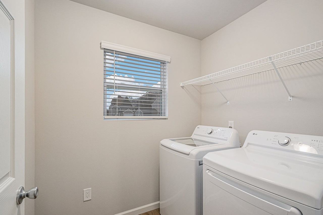 2328 Shadycroft Dr - Photo 5 of 26