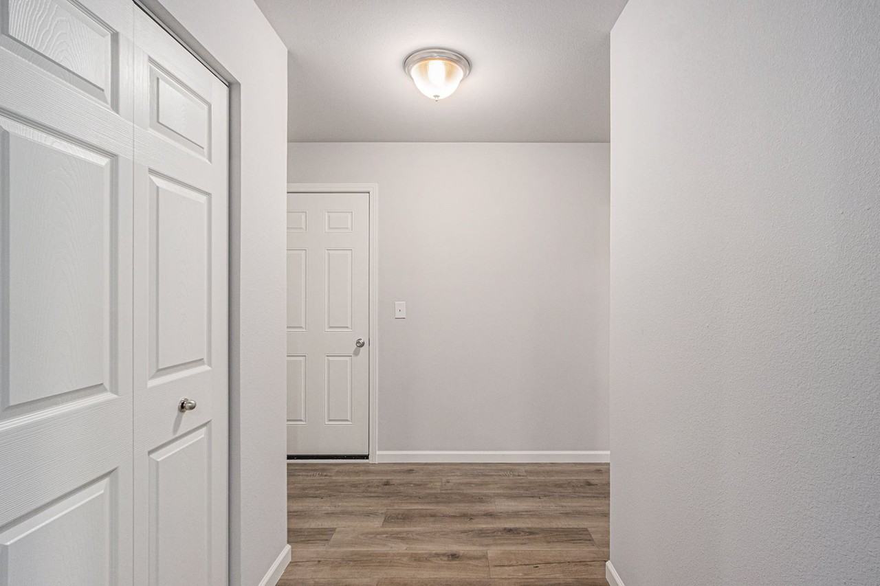 2328 Shadycroft Dr - Photo 6 of 26