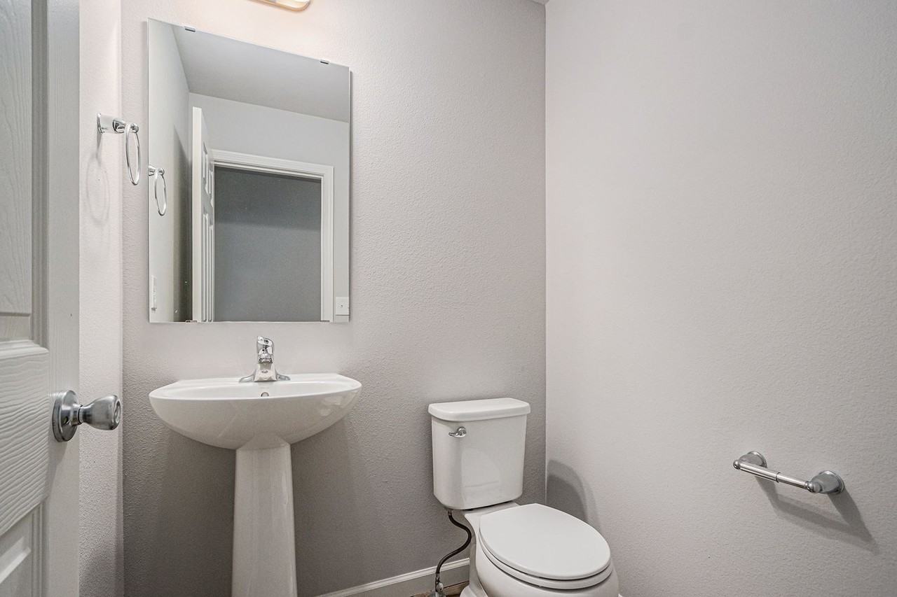 2328 Shadycroft Dr - Photo 7 of 26