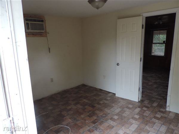 10704 N Annette Ave - Photo 2 of 18