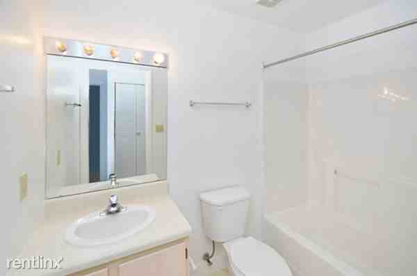 Willow Trace Apartments - Photo 3 of 10