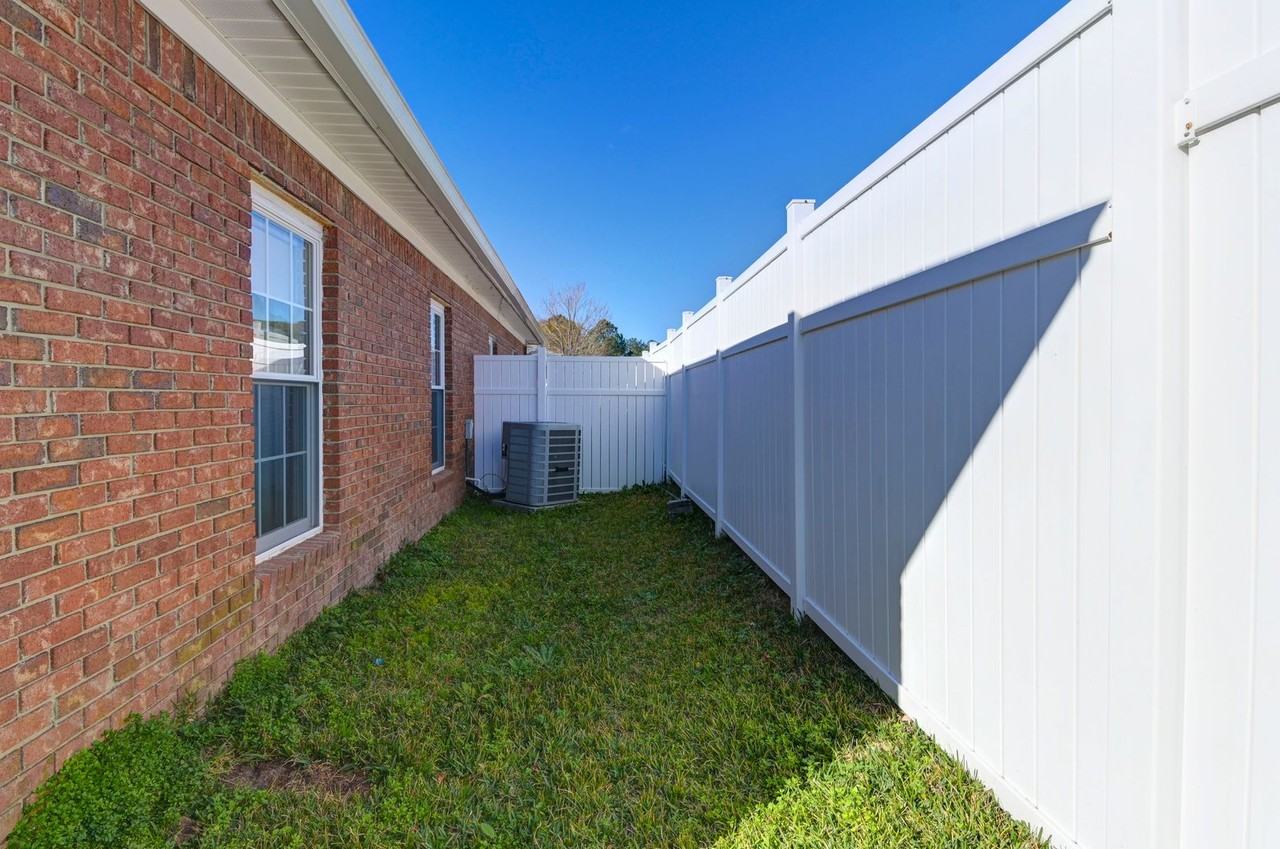 28 Tall Palmetto Ln - Photo 2 of 24