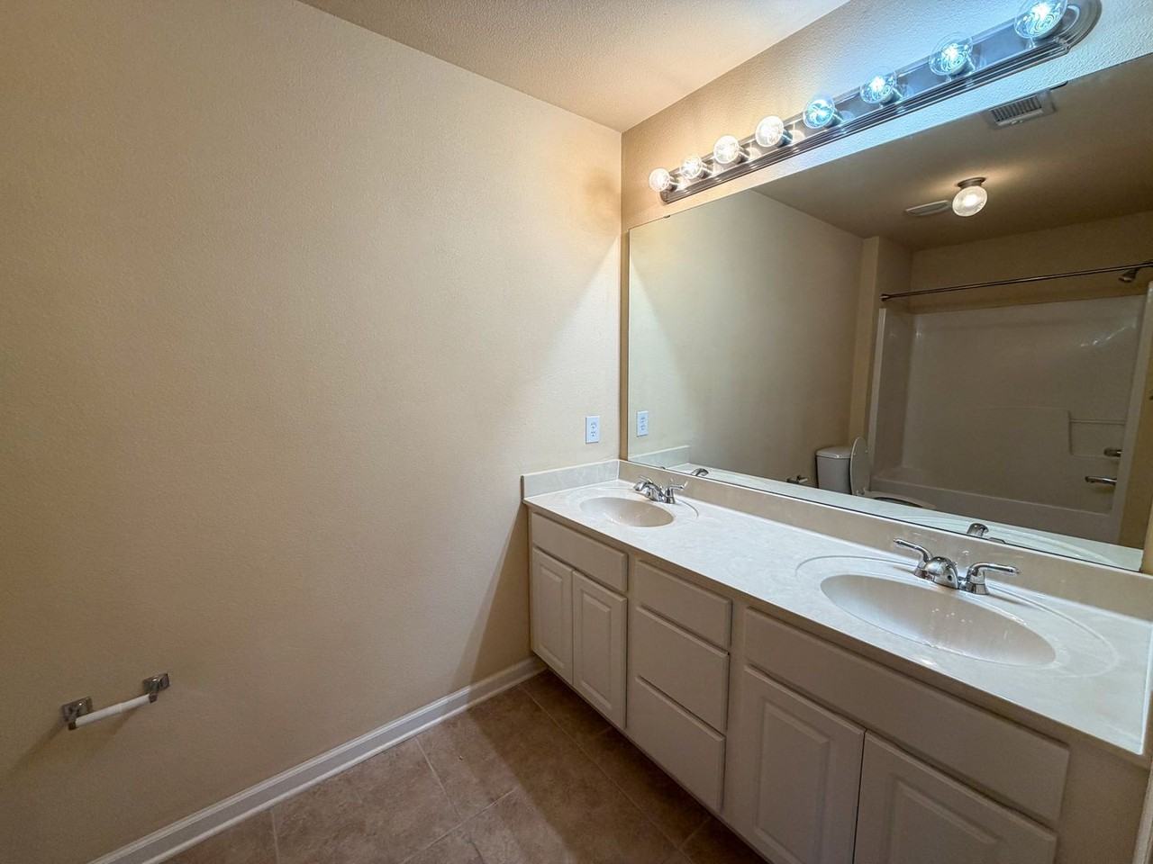 150 Iron Horse Drive East - Photo 7 of 13