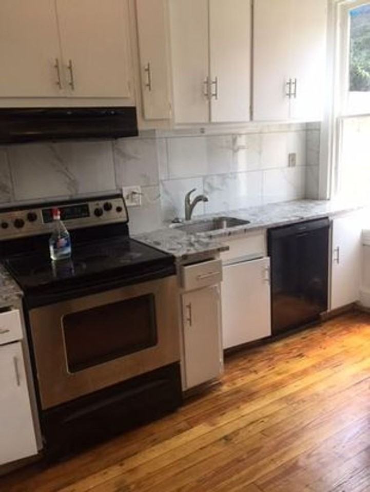 3332 P Street Northwest - Photo 5 of 26