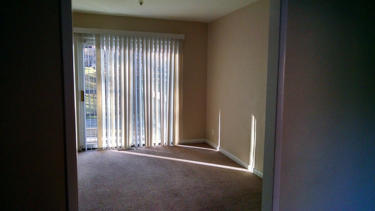 7830 Donnelly Avenue - Photo 3 of 15