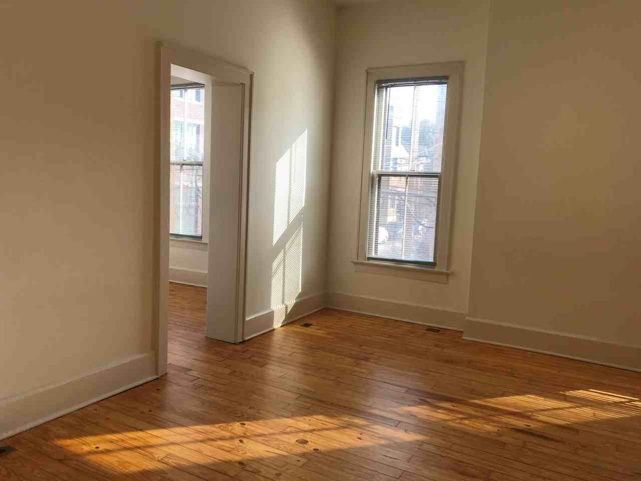 700res - Photo 4 of 16