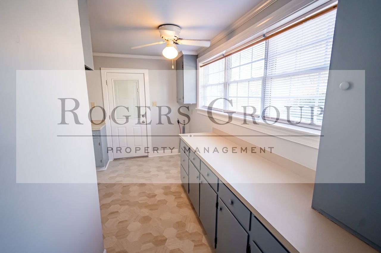 305 White Oak Dr - Photo 3 of 13