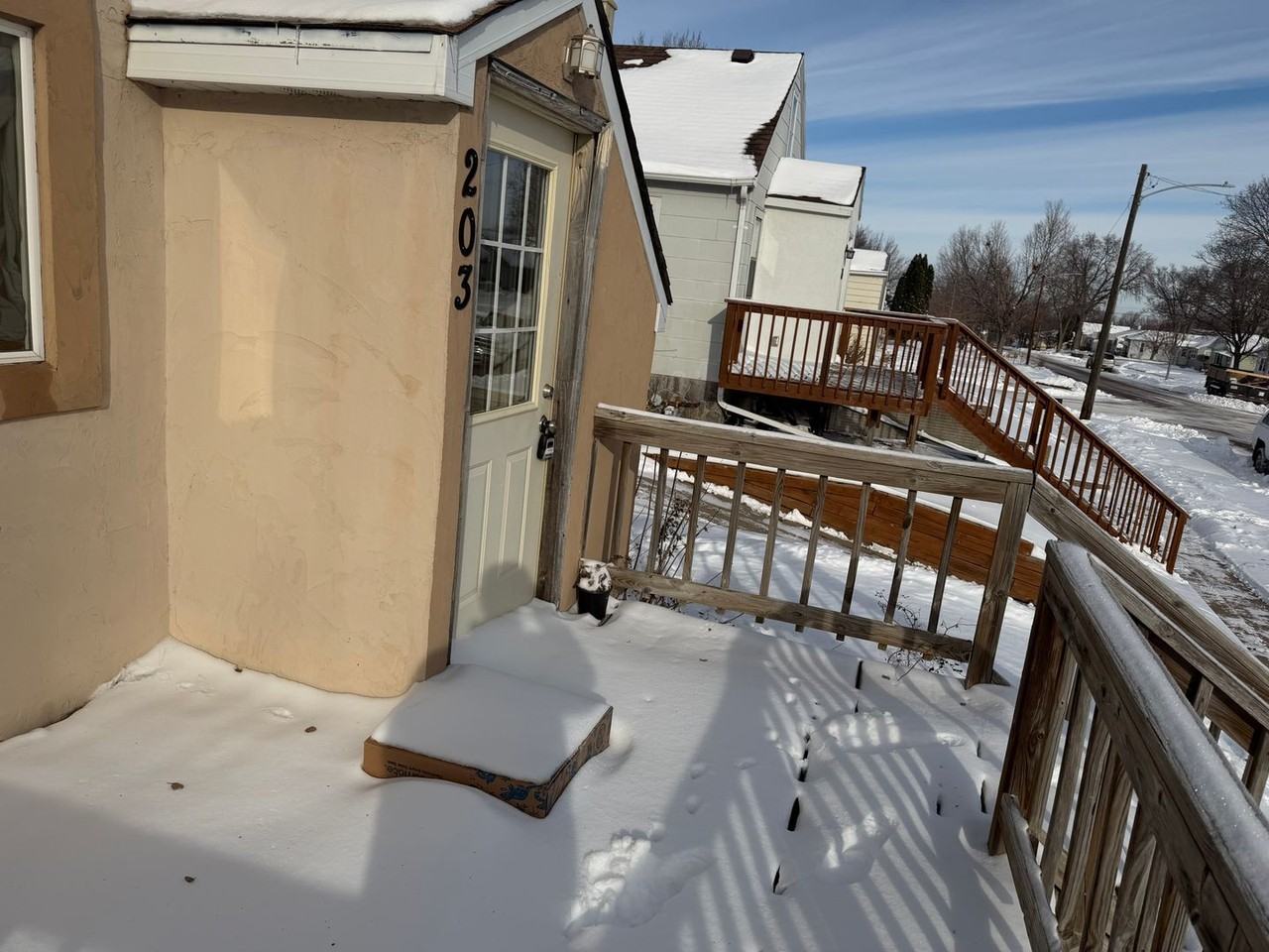 203 N Lewis Ave - Photo 5 of 25