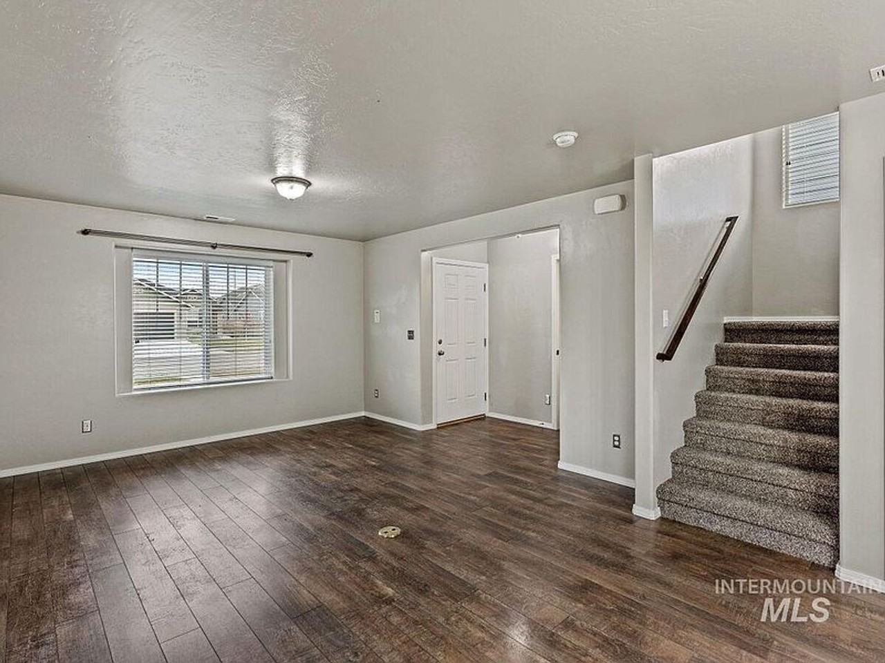 177 West Peach Springs Street - Photo 2 of 29