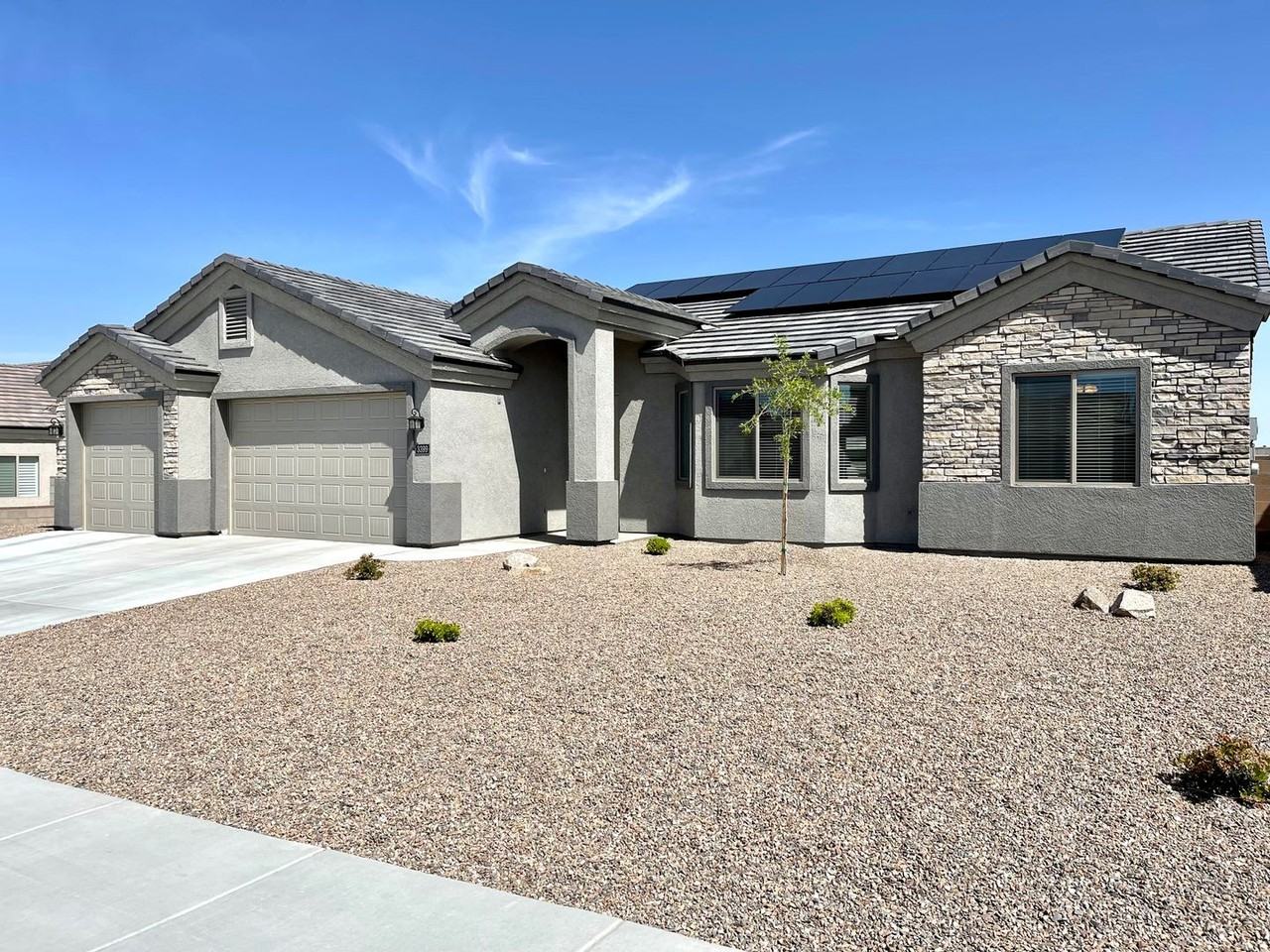 3399 Amanda Avenue - Photo 2 of 45