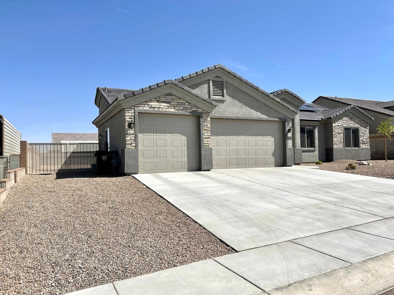 3399 Amanda Avenue - Photo 3 of 45