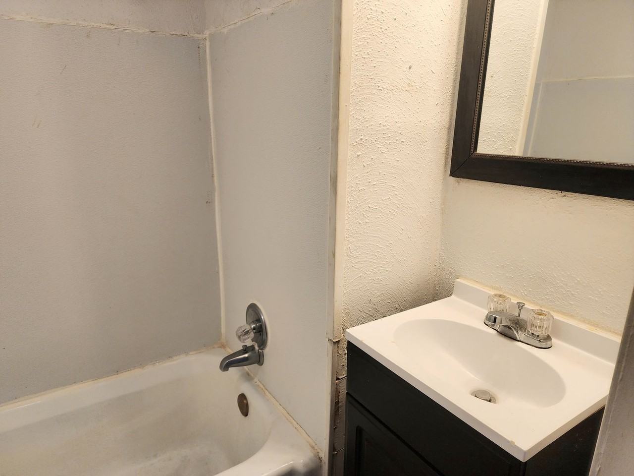 216 South Avenue I - Photo 6 of 13