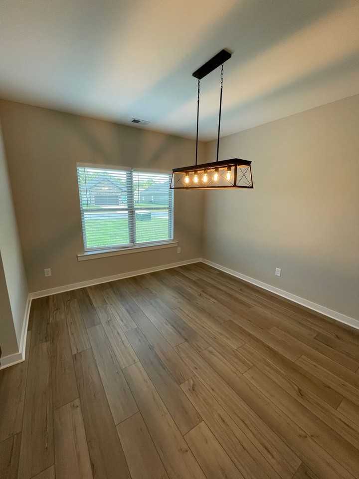 109 Kings Way - Photo 7 of 44