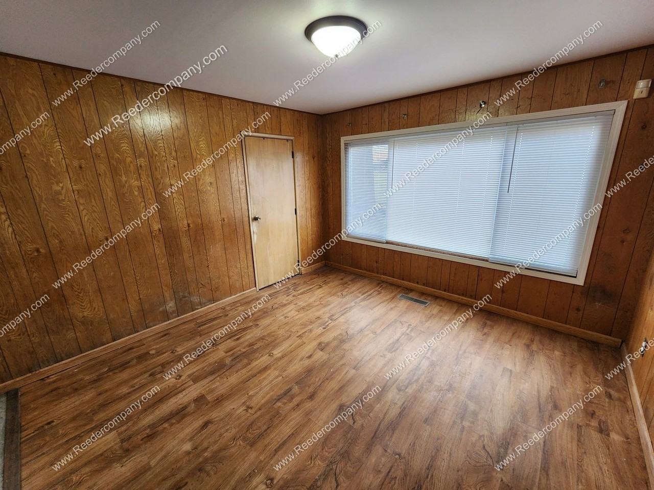 3705 165th St - Photo 3 of 13