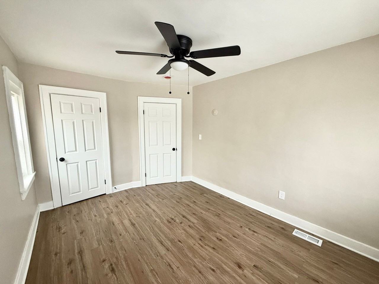 9355 Ward St - Photo 5 of 8