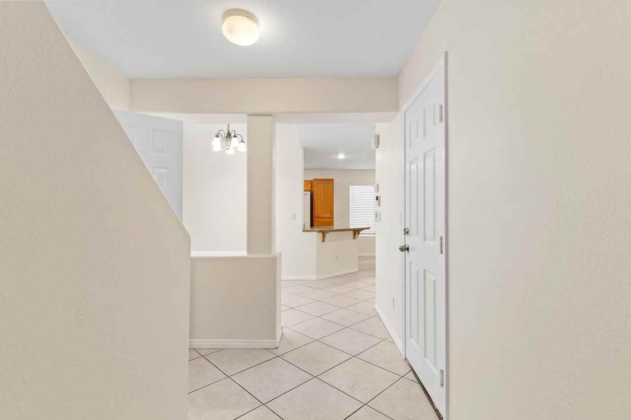 7268 Vinca Rd - Photo 3 of 35