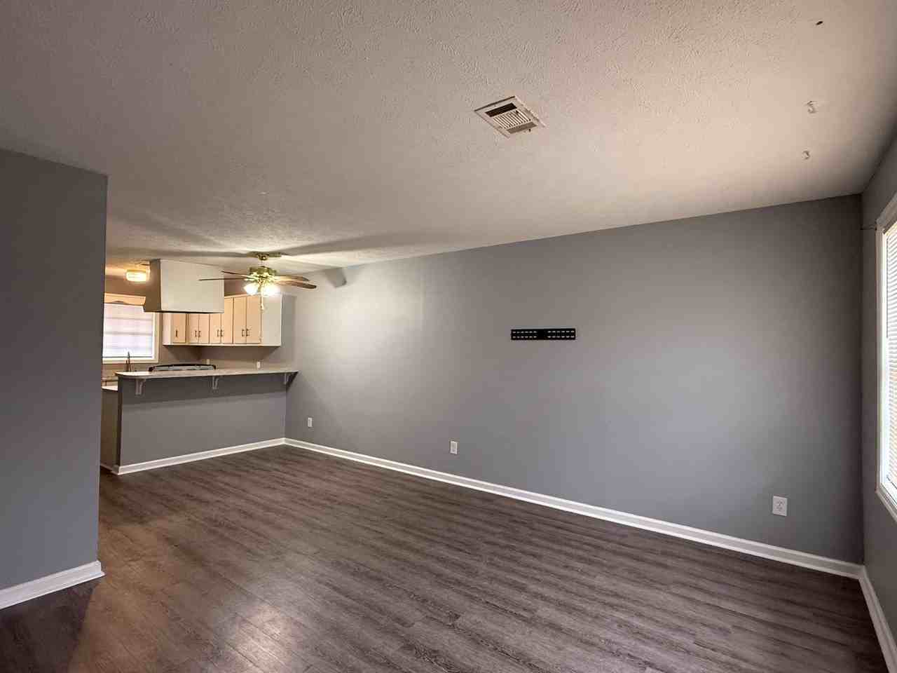 1309 Glenn Circle - Photo 3 of 9