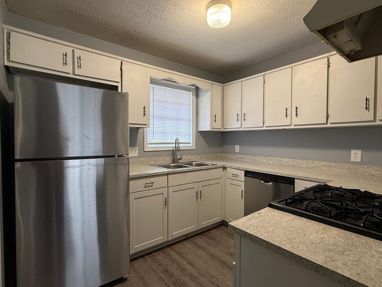 1309 Glenn Circle - Photo 5 of 9