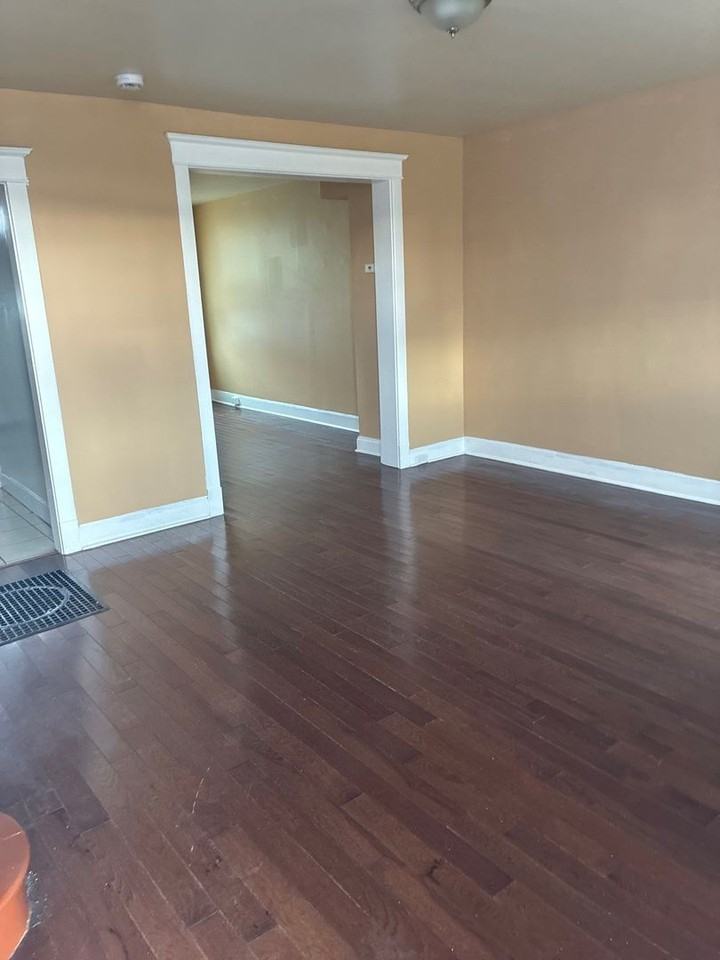 2710 W Franklin St - Photo 2 of 12