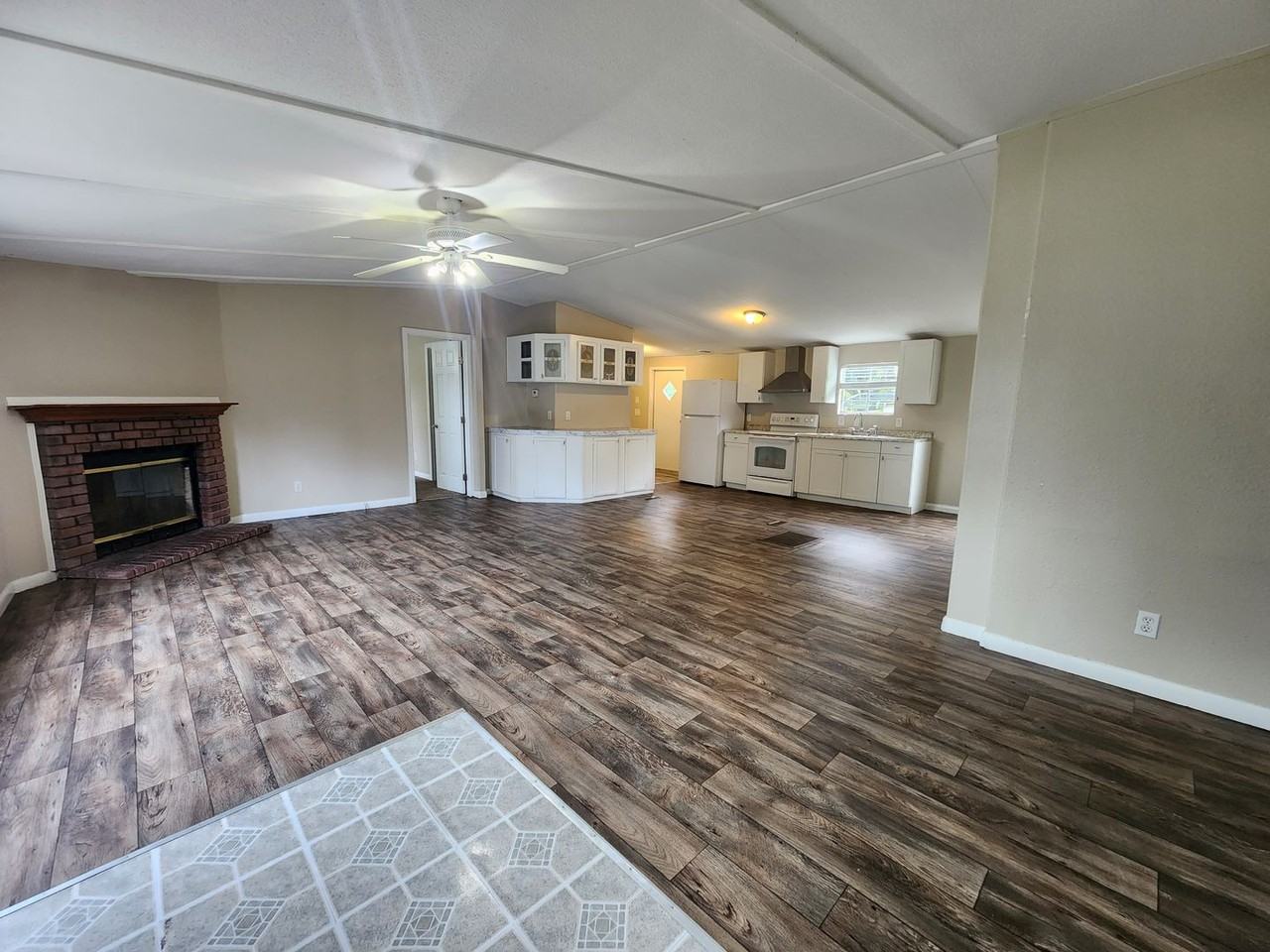 16881 Southeast 9th Street - Photo 2 of 22