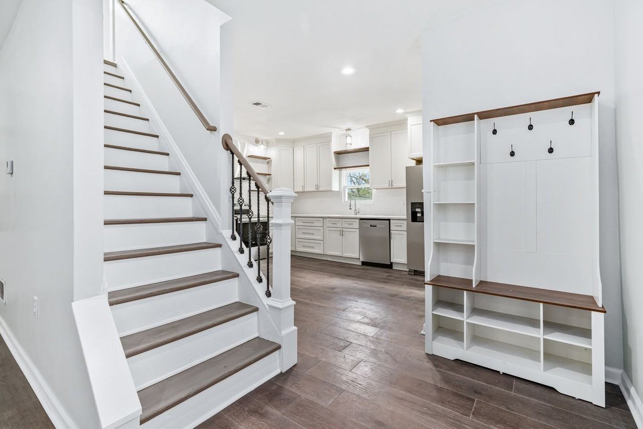 2258 Milligan Ave - Photo 4 of 26