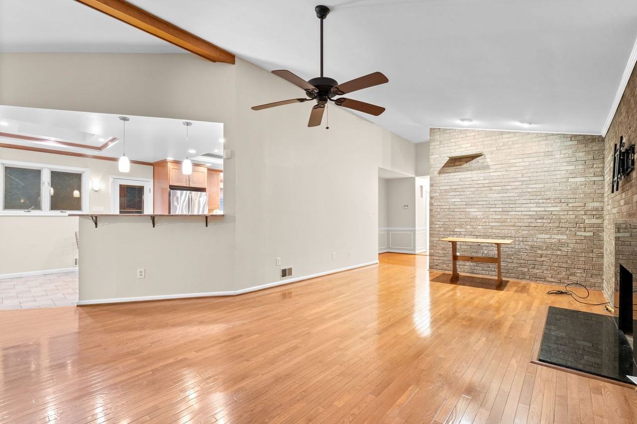 7711 Arrowood Ct - Photo 6 of 50