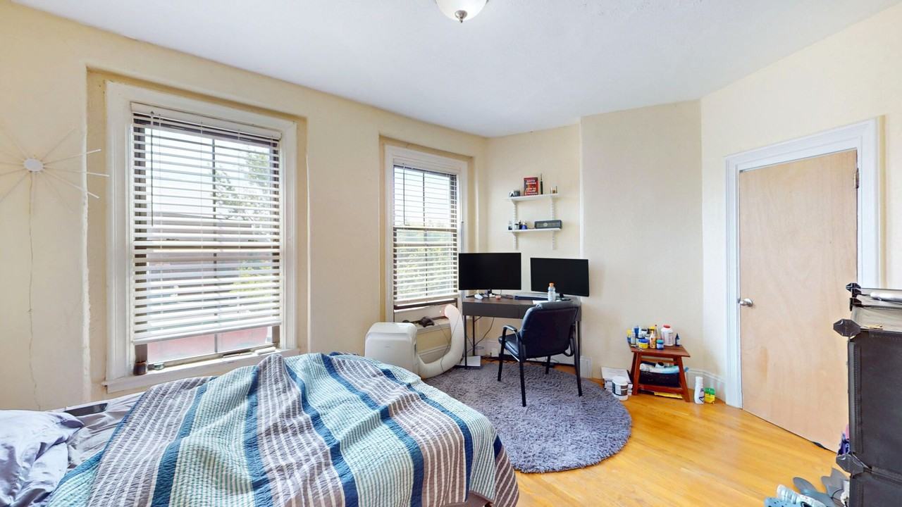 69 Hammond Street - Photo 3 of 11