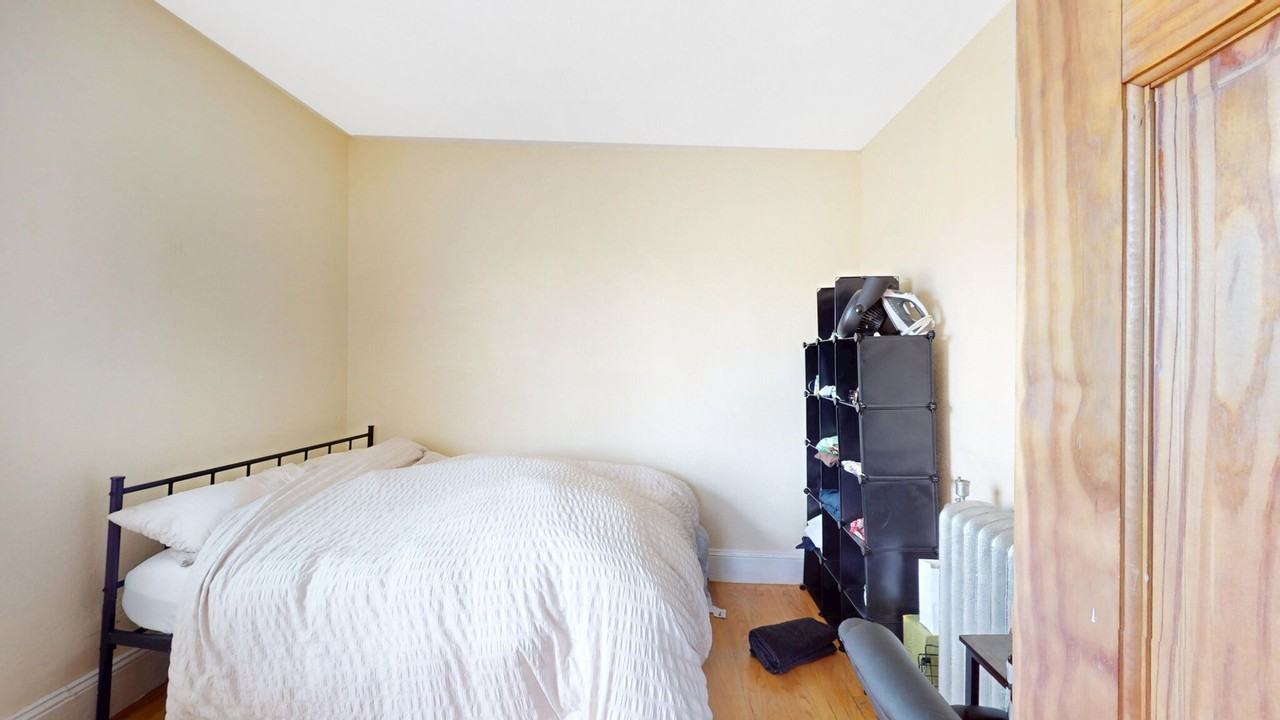 69 Hammond Street - Photo 4 of 11