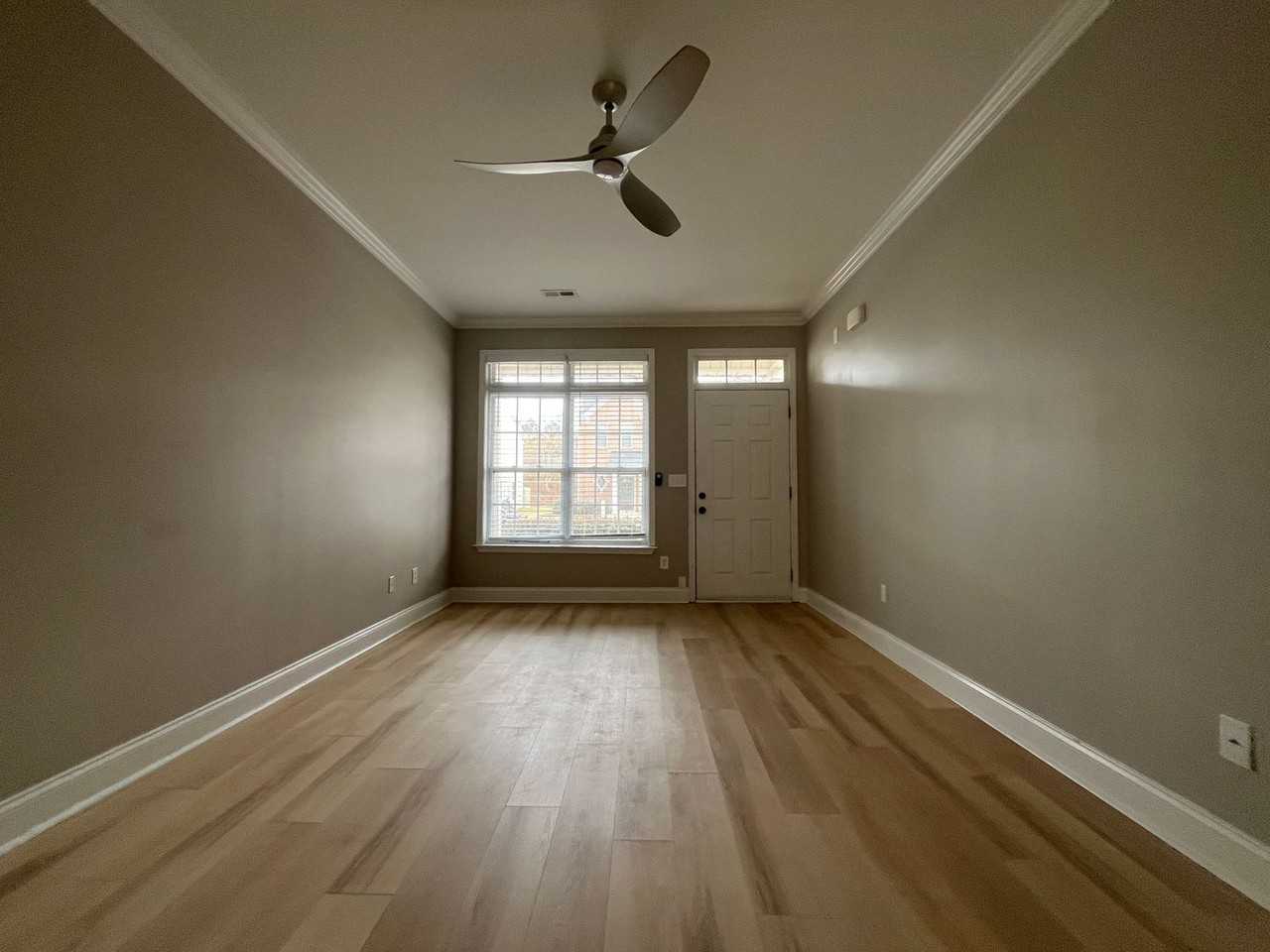 444 Woodbark Ct - Photo 7 of 18