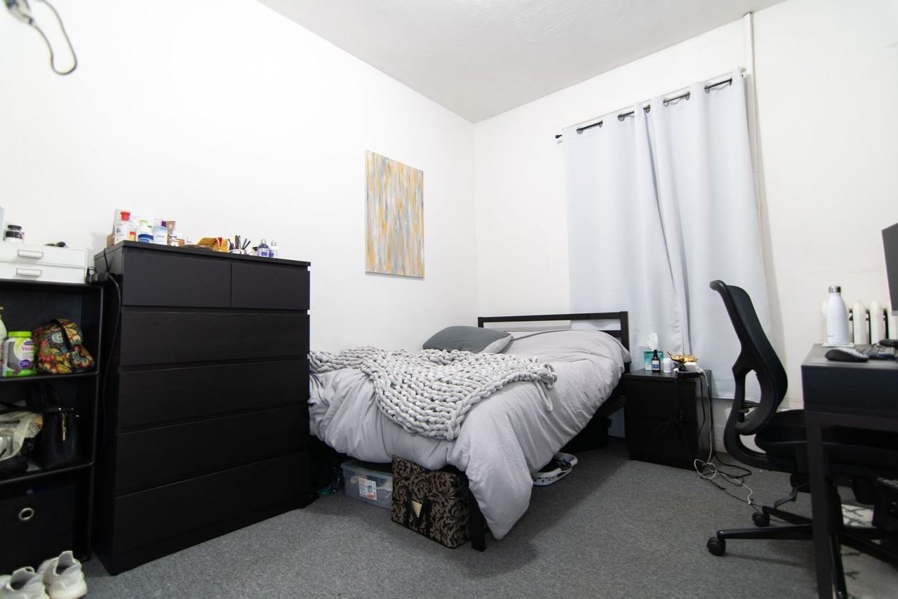 56 Brighton Ave - Photo 4 of 9