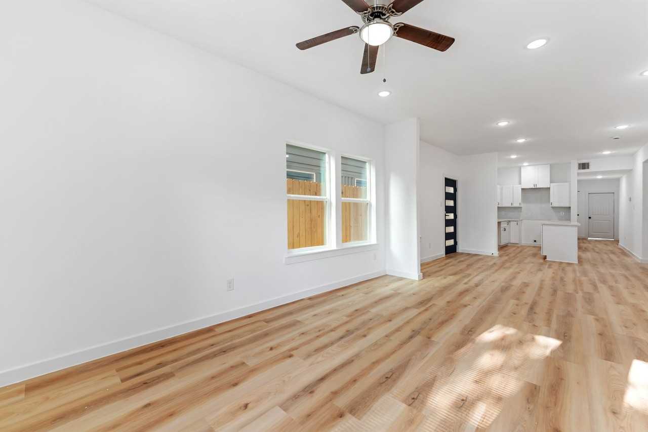 9318 Firnat St #A - Photo 5 of 27