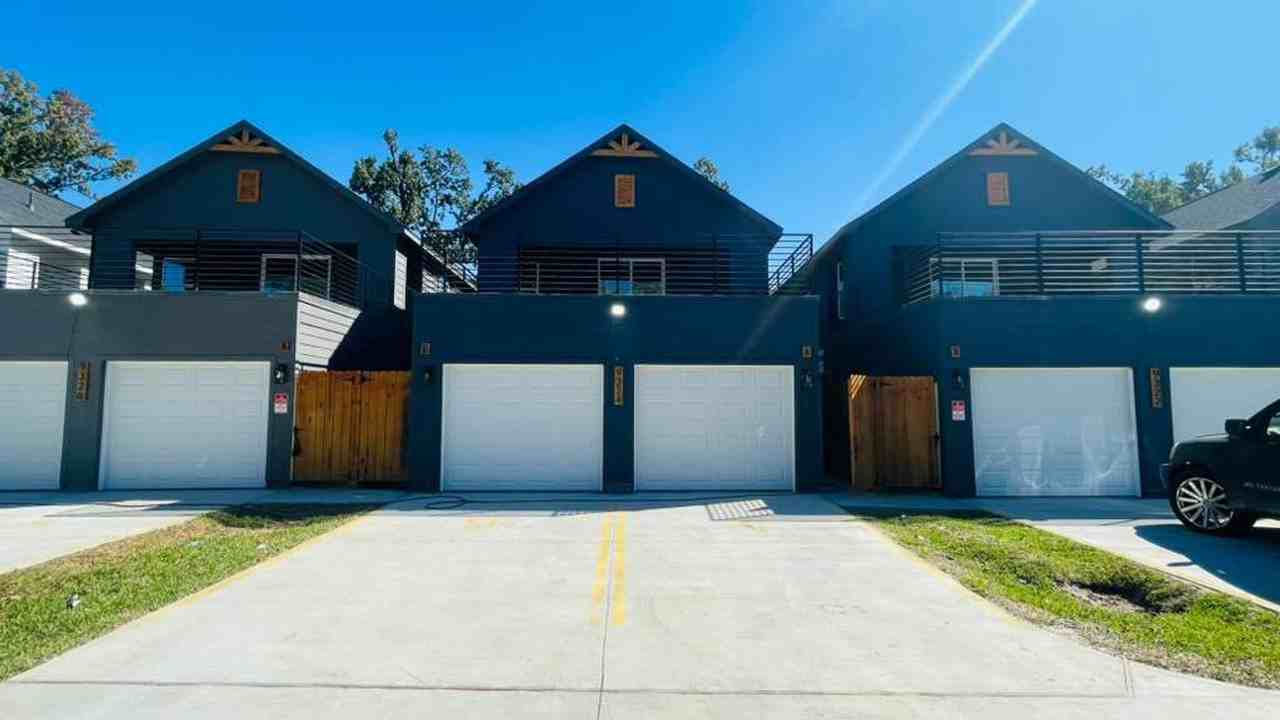 9324 Firnat St #A - Photo 2 of 31