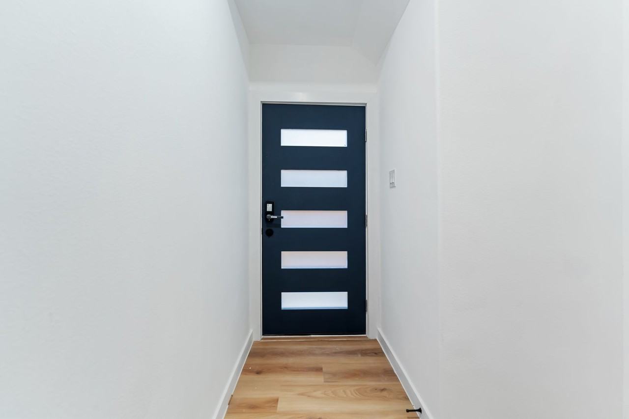 9324 Firnat St #B - Photo 6 of 28