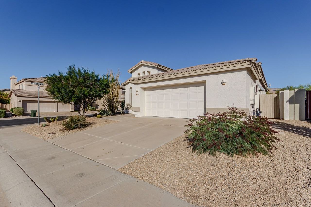 29635 N 48th St - Photo 2 of 35