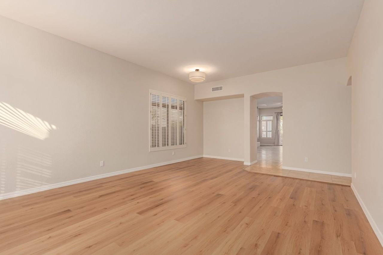 29635 N 48th St - Photo 6 of 35