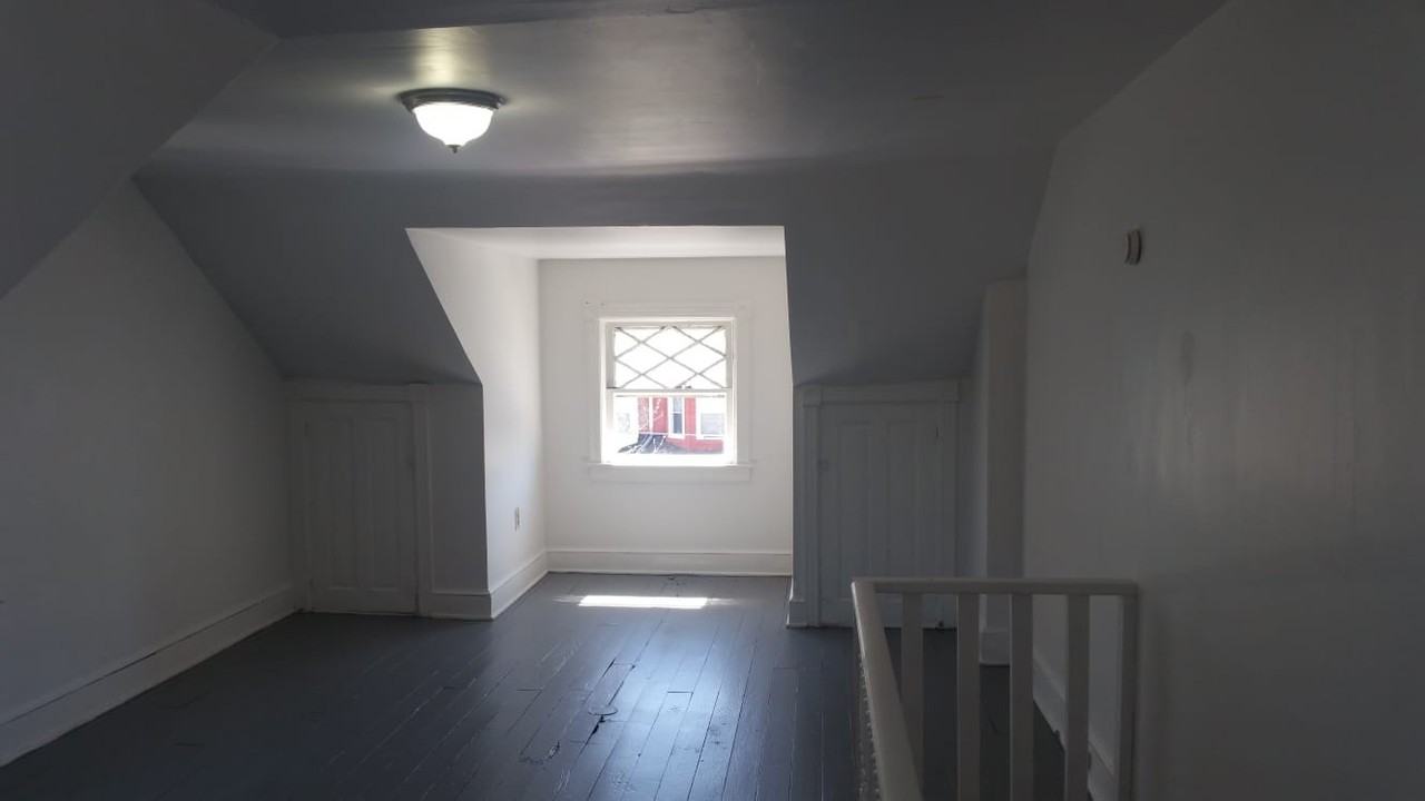 241 Highland Ave - Photo 3 of 25