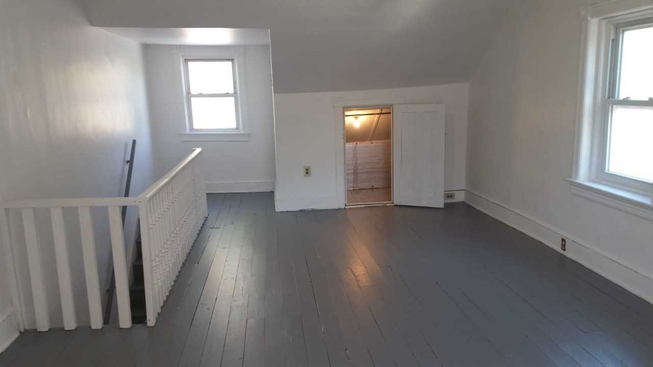 241 Highland Ave - Photo 4 of 25