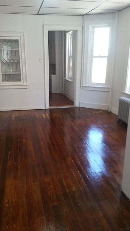 241 Highland Ave - Photo 5 of 25