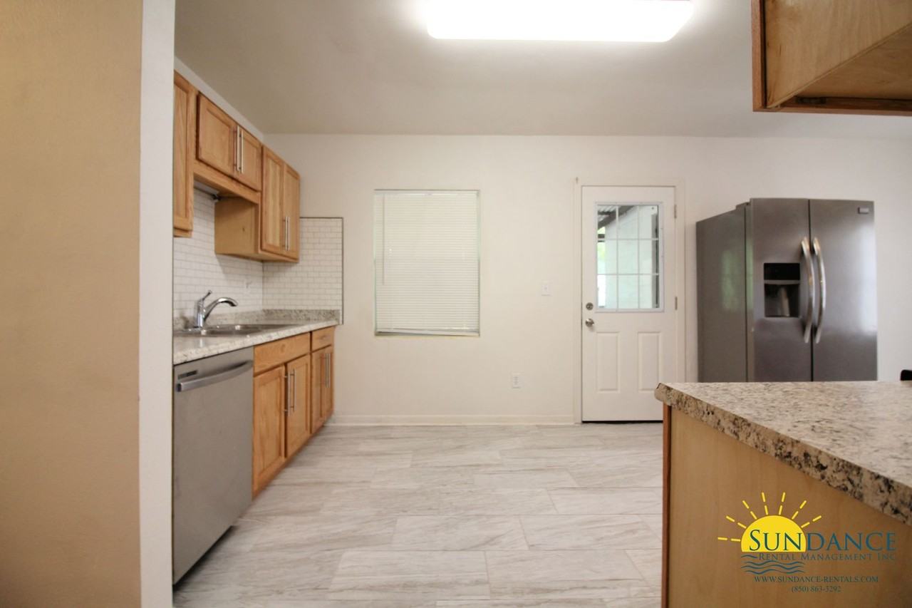 111 Baker Ave Nw - Photo 5 of 16