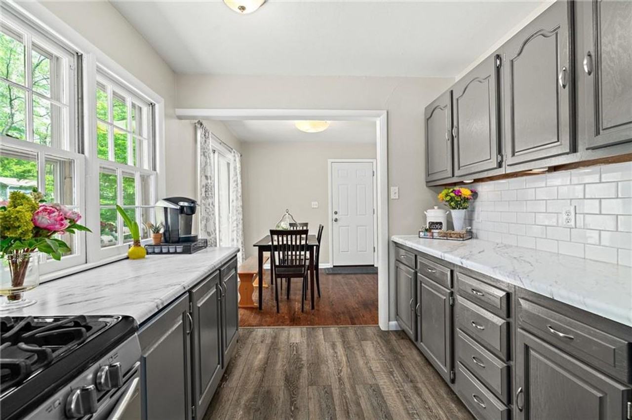 9720 England Dr - Photo 4 of 27