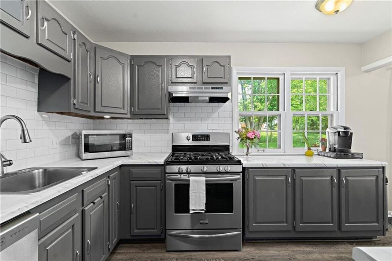 9720 England Dr - Photo 5 of 27