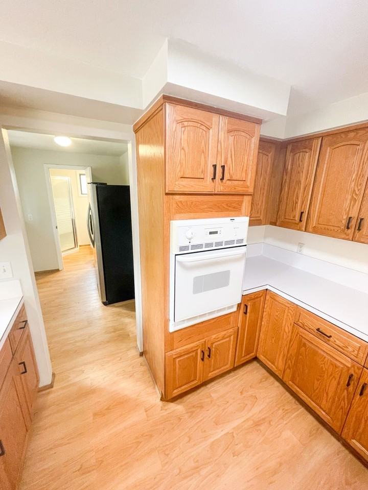 1735 Carlson Dr - Photo 7 of 22