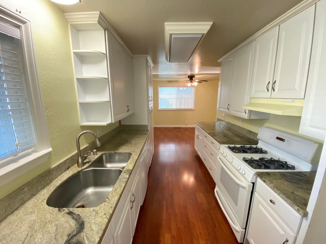 3978 Royal Arch Drive - Photo 2 of 12